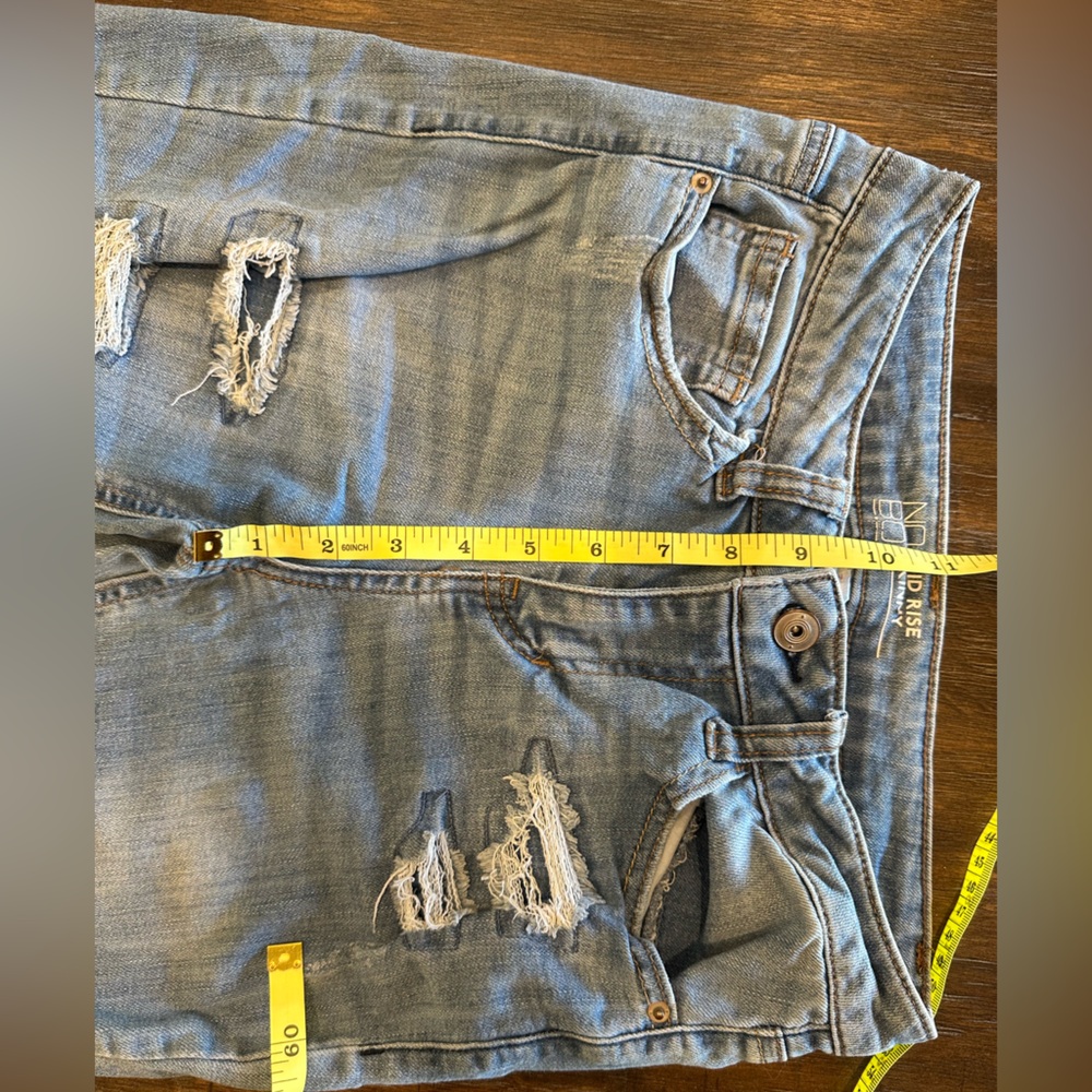 Distressed Skinny Jeans - Picture 4 of 8